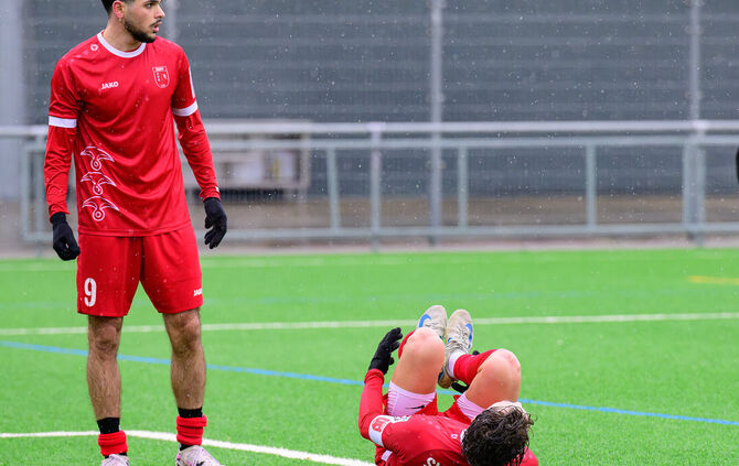Sirin Emre Durmus (links) und Torben Hohloch – hier beim Testspiel gegen die SG Schorndorf – wollen in Rottenburg mit dem SV Fel