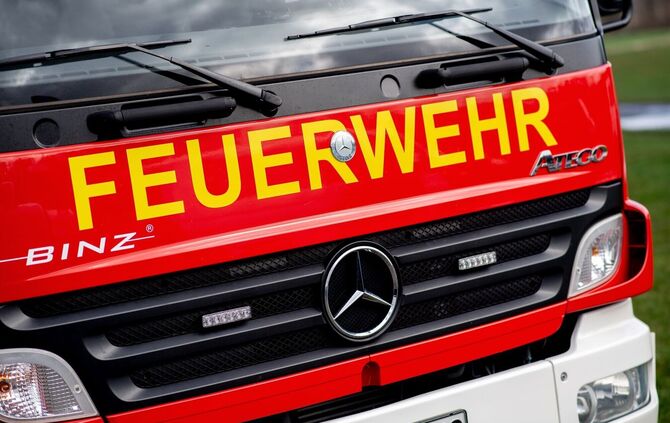 Der Brand in Süßen sorgte für einen Großeinsatz der Feuerwehr. (Symbolbild)