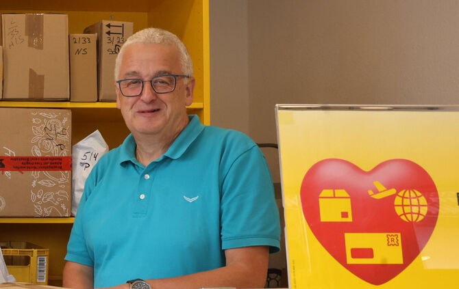 Die Post in Welzheim - wer das sagt, meint: Die Poststelle in der Filiale von Schreibwaren Grau. Martin Grau nimmt Stellung zum