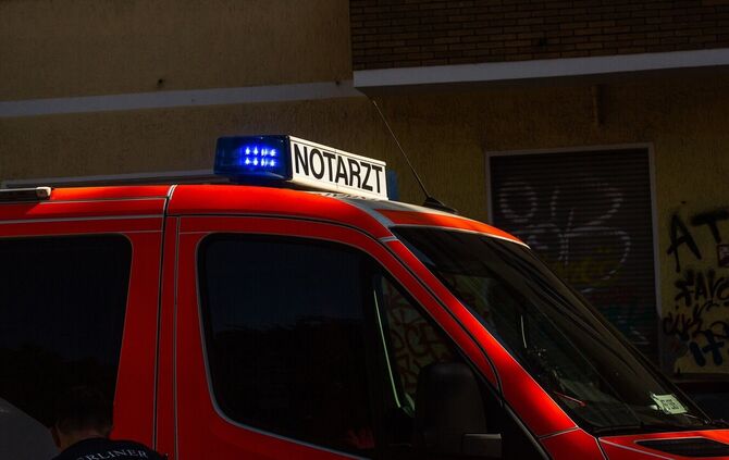 Die Frau erlag ihren lebensgefährlichen Verletzungen. (Symbolbild)