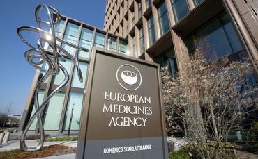 Die EU-Arzneimittelbehörde möchte, dass der Wirkstoff für Menschen ab 50 Jahren zugelassen wird. (Archivbild)