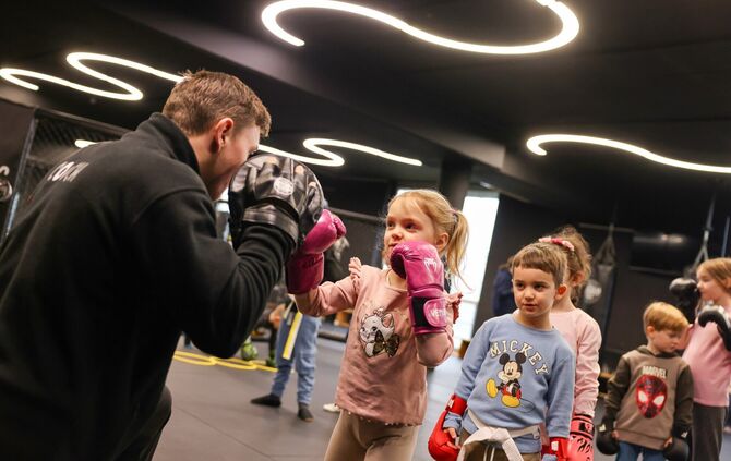 Wehren ist erlaubt – das lernen bei den „Fearless Kids“ bereits Dreijährige.