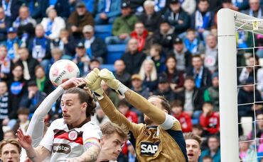 Hoffenheims Nationaltorwart Oliver Baumann bekam gegen St. Pauli unerwartet viel Arbeit.
