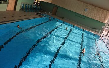 Das neue Hallenbad "Das W" in Weinstadt sollte ursprünglich im Mai für die Öffentlichkeit schließen, wenn die Freibäder öffnen -