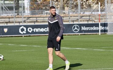 Jeff Chabot fehlt dem VfB gegen Wolfsburg.