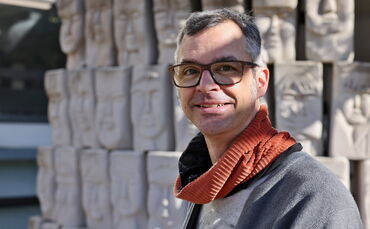 Der ehemalige Gymnasiallehrer Bastian Weber unterrichtet seit zehn Jahren an der Gemeinschaftsschule (GMS) in Korb und ist überz