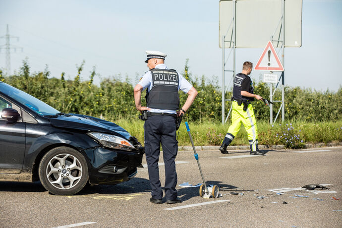 Pkw gegen Motorrad, L1124 / L1114, Kirchberg - Aspach, 13.07.2020.