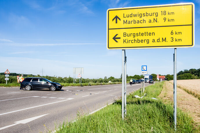 Pkw gegen Motorrad, L1124 / L1114, Kirchberg - Aspach, 13.07.2020.