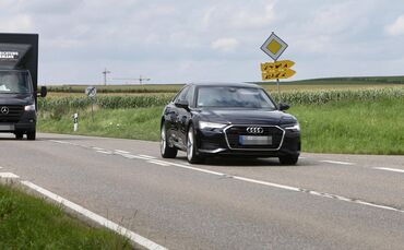 Bei einem riskanten Überholmanöver kurz vor dem Kreisverkehr in Hegnach, von Waiblingen kommend, überschlug sich ein Audi-Fahrer