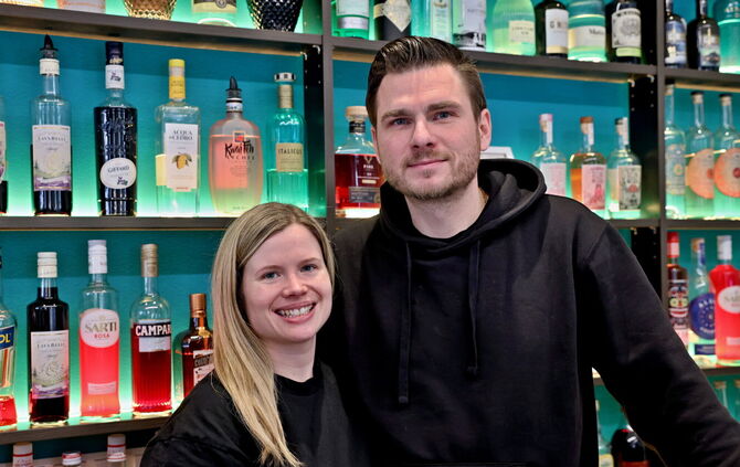 Alexandra Wirth und Florian Purr gehen mit ihrer mobilen Wunschbar individuell auf ihre Kunden ein.