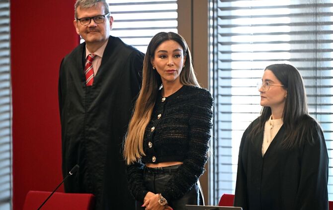 Verona Pooth verklagt Versicherungsmakler