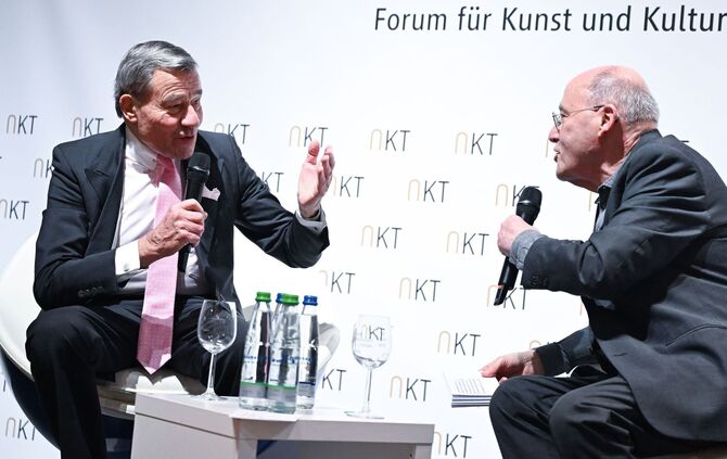 Gäste im Neuen Kunstmuseum