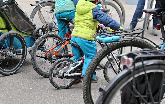 Ein gutes, neues Kinder-Fahrrad kostet etwa 500 Euro. Da lohnt sich der Gebraucht-Kauf (Symbolfoto).