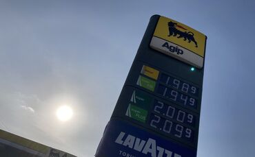 Die Rohöllieferung stockt wegen des Kriegs der USA und Israel gegen den Iran - Folge am Dienstagnachmittag: der Spritpreis liegt