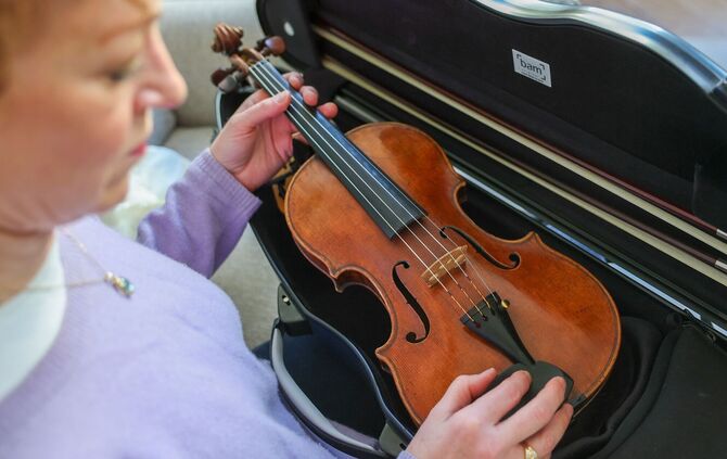 Geigerin bewegt Lufthansa zu neuen Handgepäckregeln