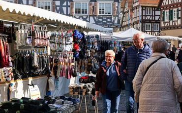 Immer wieder schön: Krämermarkt in der Schorndorfer Innenstadt. An diesem Mittwoch auch noch bei bestem Frühlingswetter.