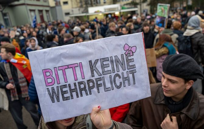 Bundesweiter Schulstreik gegen Wehrpflicht