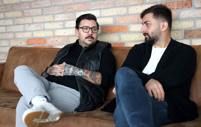 Die Achtwerk-Macher Timucin Kul (links) und Ugur Düzgün.