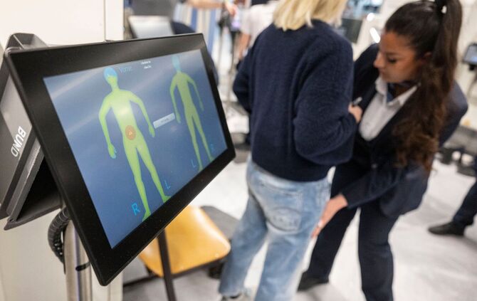 Der Flughafen Stuttgart übernimmt die Verantwortung für die Sicherheitskontrollen. (Archivbild)