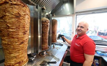 Ibrahim Siringül betreibt das Antep Kebaphaus in der Heinrich-Küderli-Straße seit fünf Jahren.