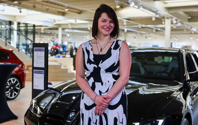 Chiara Castello hat ihre Ausbildung im Schorndorfer Autohaus Mulfinger abgeschlossen und wurde bei der feierlichen Lossprechung