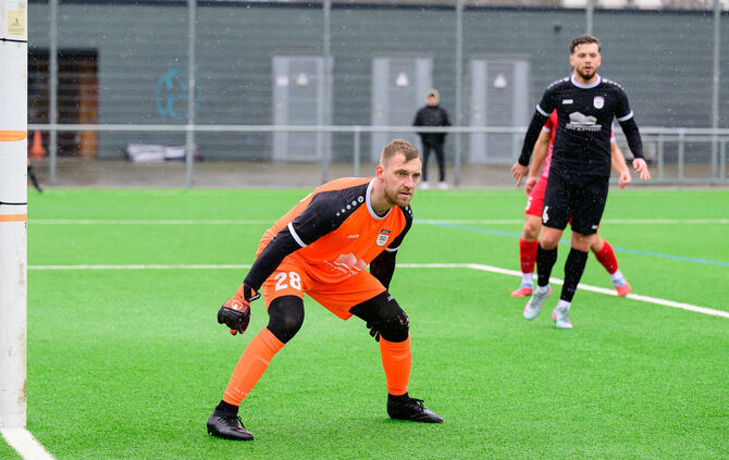 Marcel Knauß hütet von nun an das Tor der SG Schorndorf – hier steht er beim Test gegen den SV Fellbach (1:2) im Februar zwische