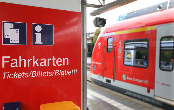 Der Fall einer überaus rabiaten jungen Schwarzfahrerin wurde im Amtsgericht Waiblingen verhandelt (Symbolfoto).