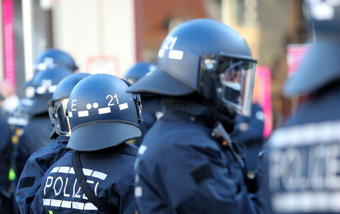 Gegenteilnehmer störten eine Demo in Stuttgart. (Symbolbild)