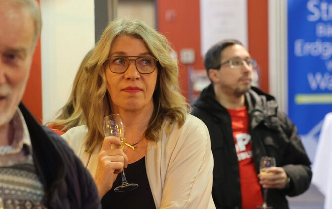 Bettina Süßmilch, die Kandidatin der SPD im Wahlkreis Waiblingen, hat viel Zuspruch bekommen am Wahlabend (08.03.): An ihr lag's