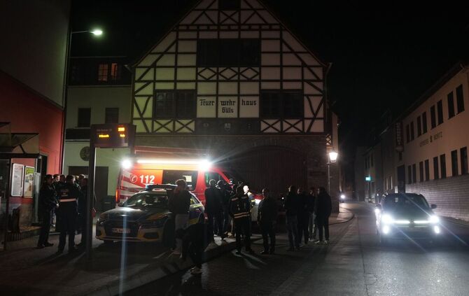 Lichtspektakel - Teile eines Meteoriten beschädigen Häuser