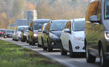 Ein Unfall verschärft die Verkehrssituation auf der B29 am Dienstagmorgen (10.3.) (Symbolfoto).