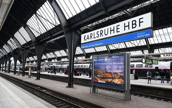Die Polizei geht nach dem Sturz am Hauptbahnhof in Karlsruhe von einem Unfall aus. (Symbolbild)