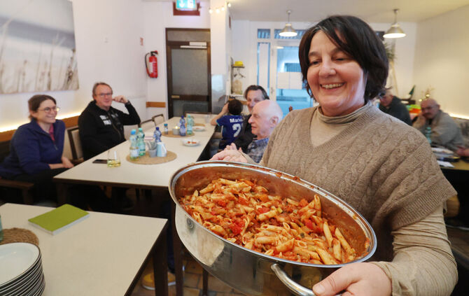 Sabine Meurer zeigte in Plüderhausen, wie einfach lecker und klimaverträglich gekocht werden kann.