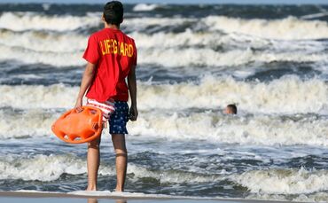 Mindestens 393 Menschen sind im vergangenen Jahr bei Badeunfällen gestorben - 18 weniger als 2024. (Symbolbild)