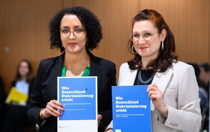 Die Unabhängige Bundesbeauftragte für Antidiskriminierung, Ferda Ataman, sagt: «Das Ausmaß an Diskriminierung ist eine Belastung