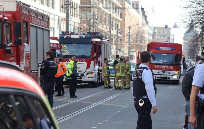 Verletzte klagen über gereizte Augen in Mannheim