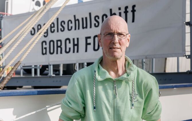 Verabschiedung vom Chef-Stewart der "Gorch Fock"