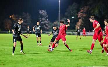 Der FSV Waiblingen (Schwarz) und SV Fellbach (Rot) könnten in der Verbandsliga bald auf eine Bundesligareserve treffen.