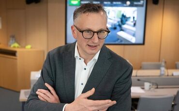 Der Grünen-Fraktionschef spricht sich für schnelle Gespräche mit der CDU aus.