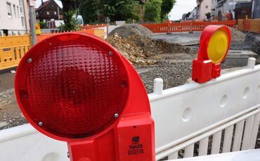 Wegen Straßensanierung wird die Durchfahrt durch Brend voll gesperrt. (Symbolbild)