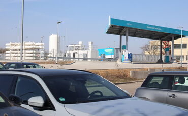 An der Wasserstoff-Tankstelle in Waiblingen (im Bild) können künftig Busse, Lkw und auch Autos tanken. Letztere gibt es aber kau