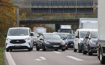 Drei Unfälle am Donnerstagmorgen (12.3.) verursachen zusätzlichen Stau (Symbolfoto).