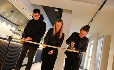 Standesgemäß: Zur Eröffnung der Rems-Kantine wurde nicht ein Band, sondern ein Rohr durchtrennt.
