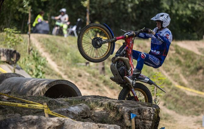 Beim Motorrad-Trial ist Geschicklichkeit und Gleichgewichtsgefühl gefragt. Der MSC Schorndorf hat auf seinem Gelände perfekte Tr