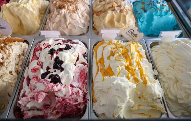 Die Theken der Eisdielen in Winnenden sind wieder gut gefüllt.