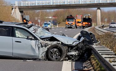 Wirtschaftsminister von MV bei Autounfall verletzt