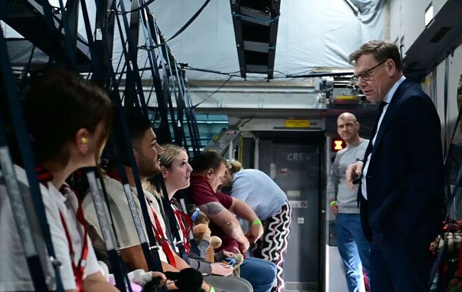 Außenminister Wadephul in Katar - Deutsche Reisende