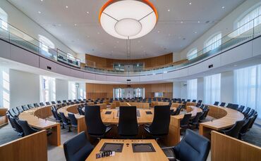 Blick in den Landtag von Rheinland-Plfaz 