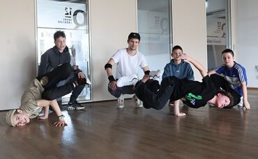 Die jungen Breakdancer der Tanzschule "Fun and Dance".
