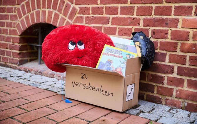 Zu-verschenken-Kiste